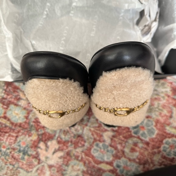 NIB Coach “Helena “ Loafer With Sherpa Detail - Picture 9 of 10
